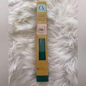 🩷5/$10 Green Vinyl Paper